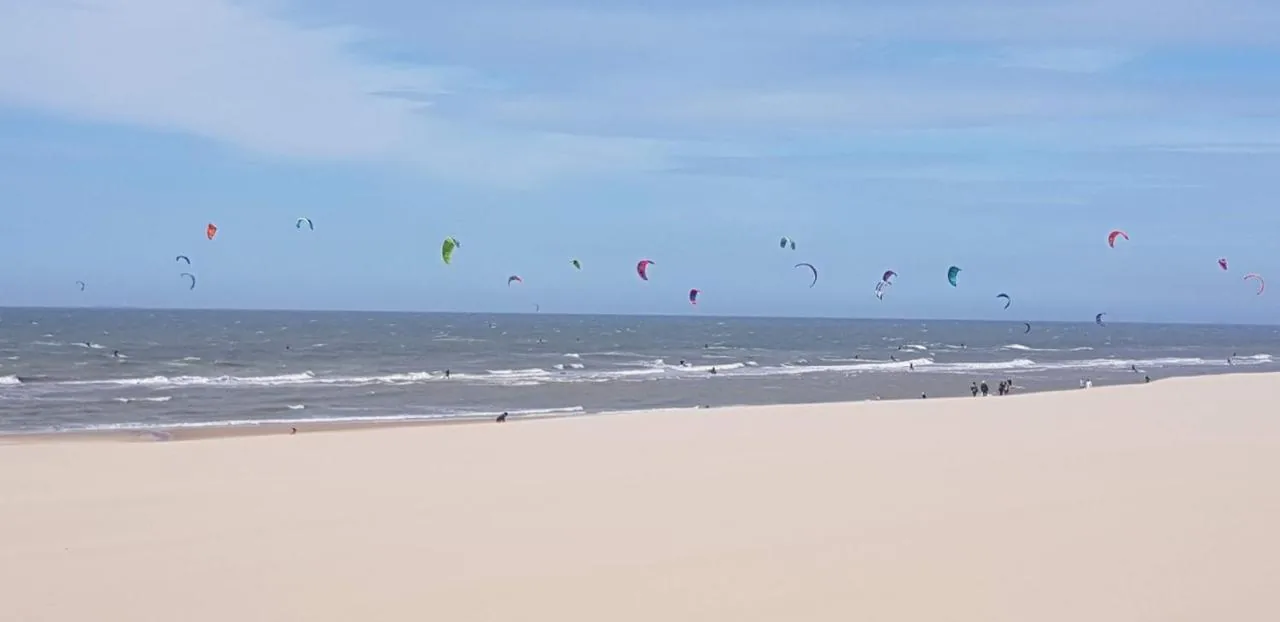 Breed zandstrand van De Haan